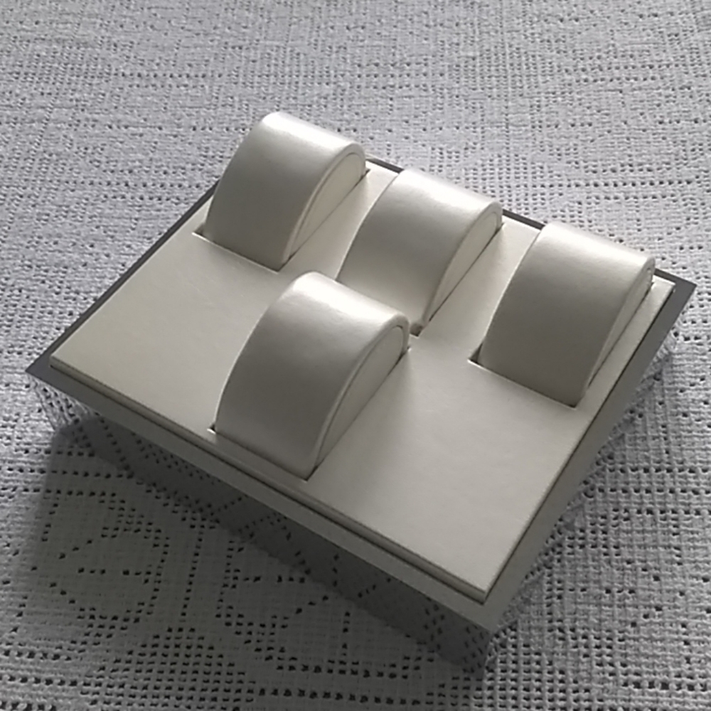 DISPLAY TRAY FOR 4 WATCHES WITH CUSHIONS